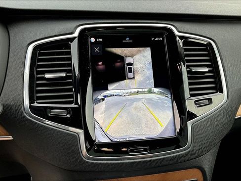 Used 2025 Volvo XC90 T8 Plus w/ Protection Package Premier AWD/4WD image 21