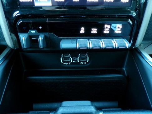 Used 2024 RAM 2500 Laramie image 28