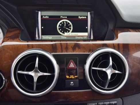 Used 2015 Mercedes-Benz GLK 350 4MATIC image 27