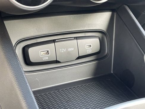 New 2026 Hyundai Venue SE image 27