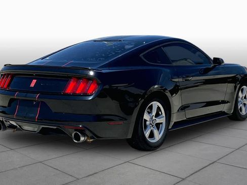 Used 2017 Ford Mustang Coupe RWD image 12