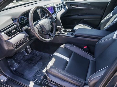 Used 2025 Toyota Camry SE FWD image 16