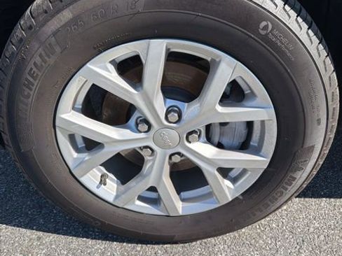 Used 2023 Jeep Grand Cherokee Limited image 4