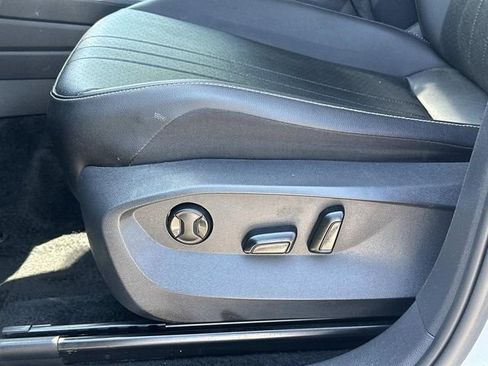 Used 2022 Volkswagen Tiguan SE AWD/4WD image 19