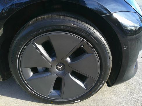 Used 2022 Tesla Model 3 image 14