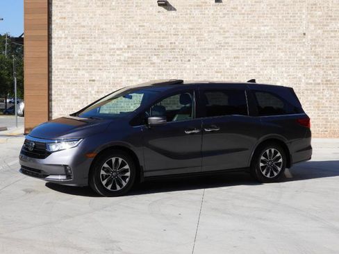 Used 2024 Honda Odyssey EX-L image 16