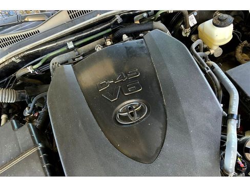Used 2022 Toyota Tacoma SR image 33