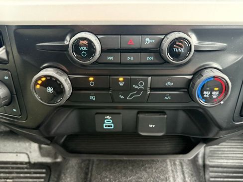 New 2026 Ford F250 XL w/ XL Chrome Package image 38