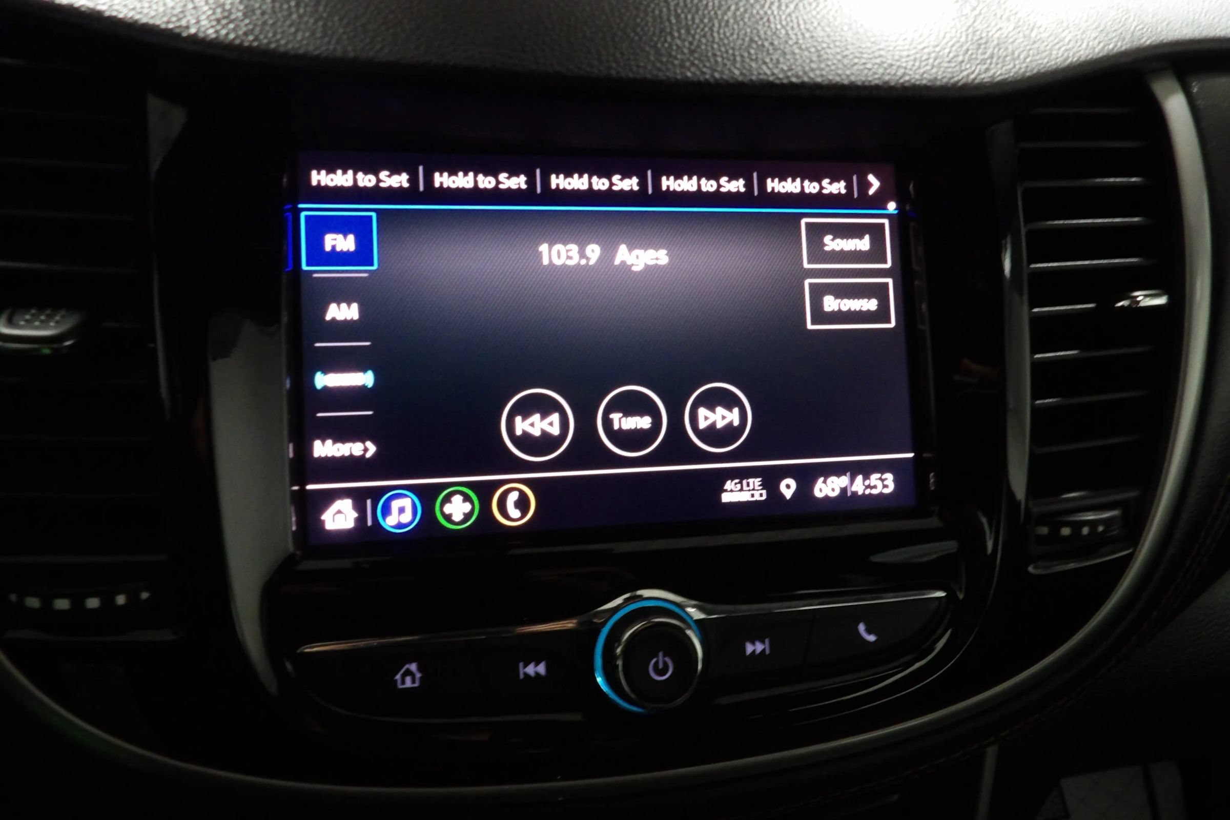 Used 2021 Chevrolet Trax LS FWD image 11