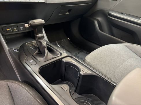 Used 2025 Kia K4 LXS image 40