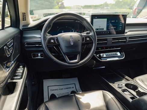 Used 2023 Lincoln Corsair AWD image 38