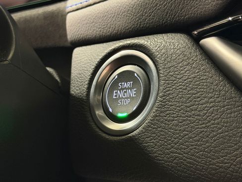Certified 2025 Cadillac XT4 Sport FWD image 17