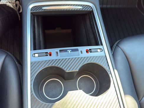 Used 2022 Tesla Model Y Performance image 21