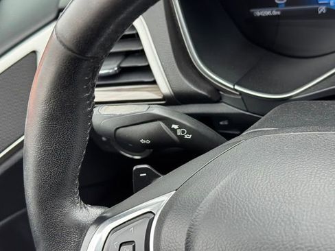 Used 2017 Ford Fusion SE w/ Fusion SE Technology Package FWD image 23