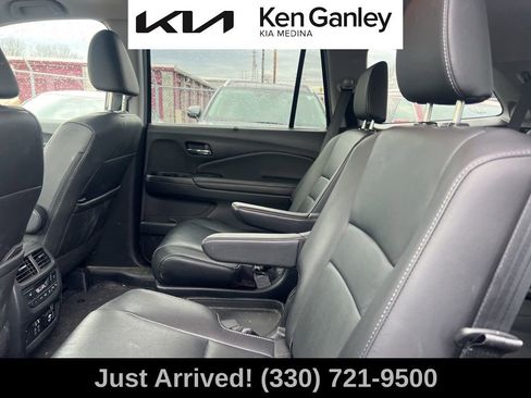 Used 2021 Honda Pilot Touring image 10