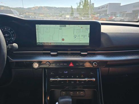 Used 2023 Kia Carnival SX Prestige FWD image 12