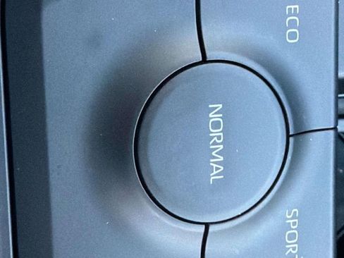 Certified 2025 Toyota Grand Highlander FWD image 17