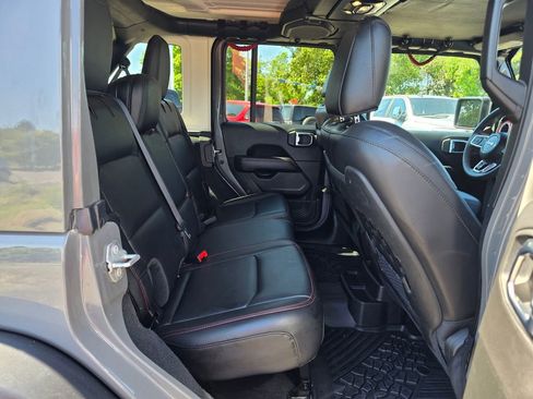 Used 2023 Jeep Wrangler Unlimited Rubicon AWD/4WD image 25