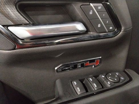 Used 2022 GMC Sierra 1500 AT4 image 24