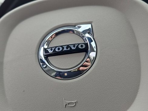 Certified 2023 Volvo XC60 B5 Plus w/ Climate Package image 26