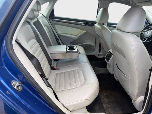 Used 2017 Volkswagen Passat 1.8T SEL Premium FWD image 22