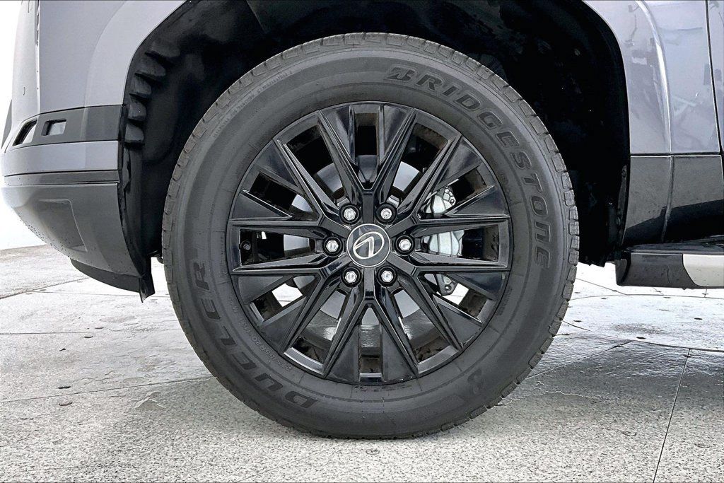 Used 2024 Lexus GX 550 w/ Accessory Package (Z1) AWD/4WD image 8