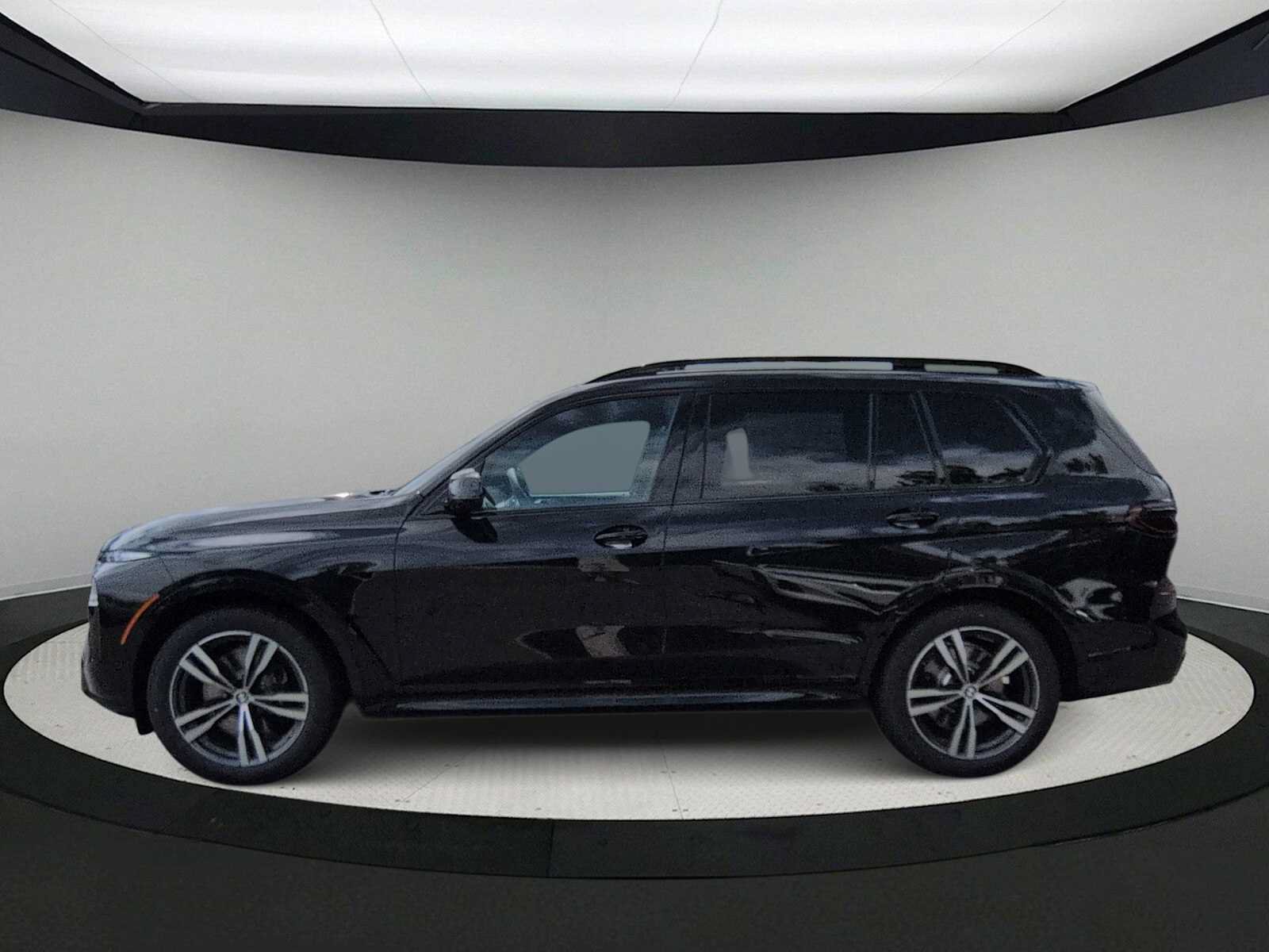 Used 2027 BMW X7 xDrive40i w/ M Sport Package AWD/4WD image 5