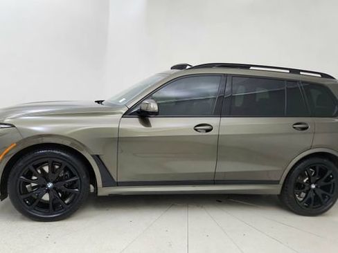 Used 2025 BMW X7 xDrive40i w/ M Sport Package AWD/4WD image 3