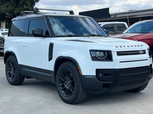 Used 2022 Land Rover Defender 90 S AWD/4WD image 10