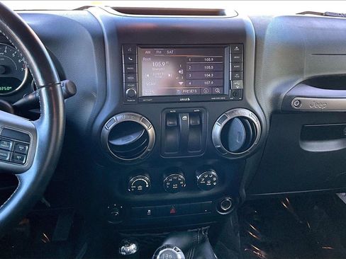 Used 2018 Jeep Wrangler Sport image 8