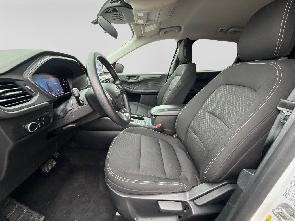 Used 2025 Ford Escape Active AWD/4WD image 20