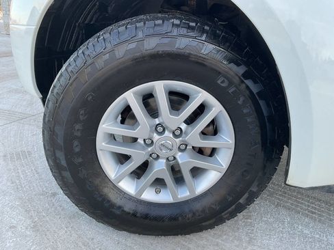 Used 2014 Nissan Frontier SV image 38