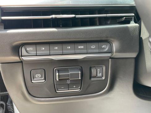 Certified 2025 Cadillac Escalade Sport Platinum AWD/4WD image 36