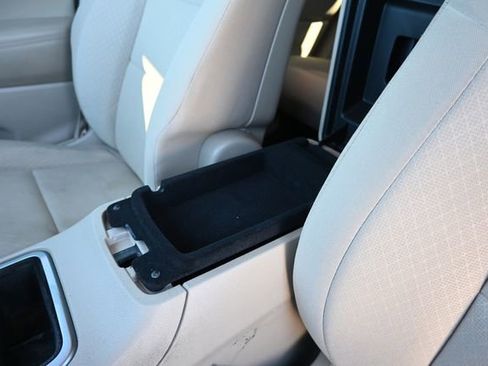 Used 2020 Jeep Grand Cherokee Laredo image 25