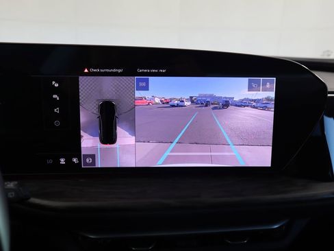 Used 2025 Audi Q5 Premium w/ Convenience Package image 16