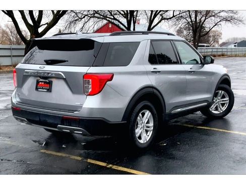 Used 2020 Ford Explorer XLT w/ Equipment Group 202A image 15