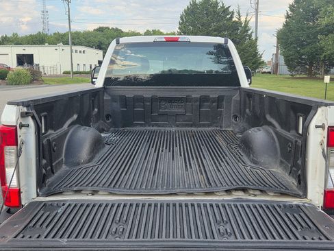 Used 2018 Ford F250 XL w/ Power Equipment Group RWD image 9