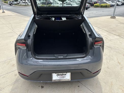 Used 2025 Toyota Prius LE FWD image 27