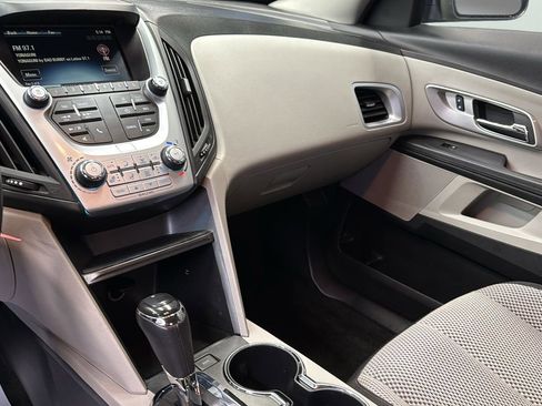 Used 2017 Chevrolet Equinox LT w/ Convenience Package image 18