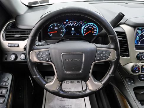 Used 2020 GMC Yukon XL Denali w/ Denali Premium Package AWD/4WD image 27