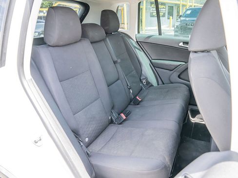 Used 2013 Volkswagen Tiguan S image 21
