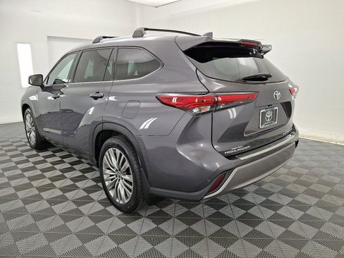 Used 2022 Toyota Highlander Platinum AWD/4WD image 14