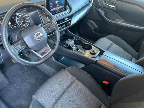 Used 2025 Nissan Rogue SV AWD/4WD image 10