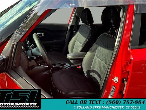 Used 2015 Kia Soul + image 25