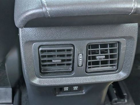 Used 2021 Toyota Venza LE w/ Carpet Mat Package (TMS) AWD/4WD image 15
