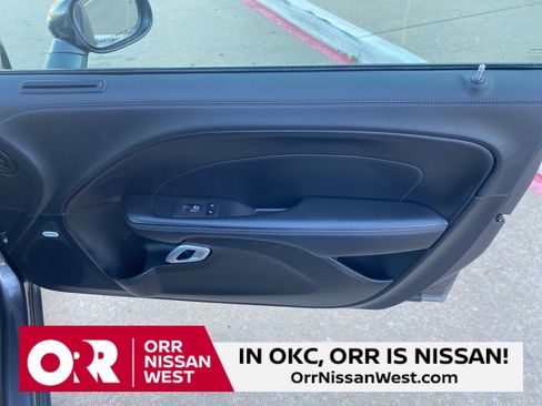 Used 2022 Dodge Challenger SXT w/ Plus Package image 15