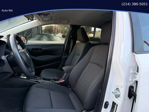 Used 2025 Toyota Corolla LE FWD image 14