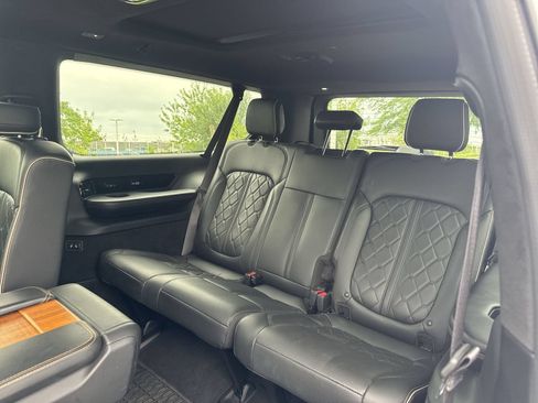Used 2024 Jeep Grand Wagoneer L Series III AWD/4WD image 26
