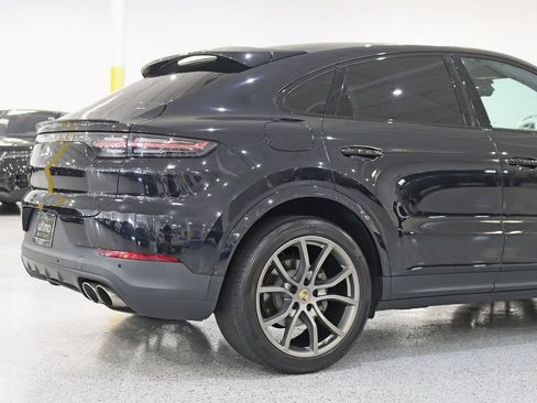 Used 2022 Porsche Cayenne S AWD/4WD image 10