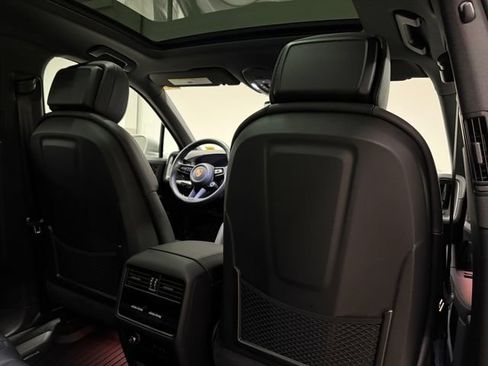 Certified 2026 Porsche Cayenne E-Hybrid AWD/4WD image 26